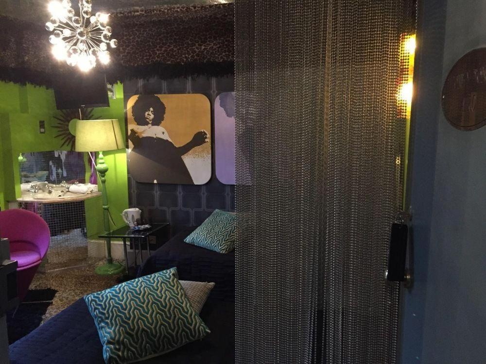 Room image 3