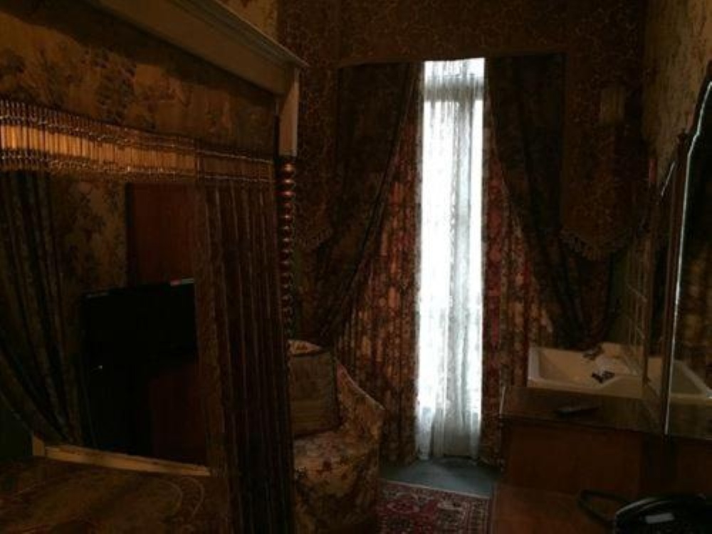 Room image 2